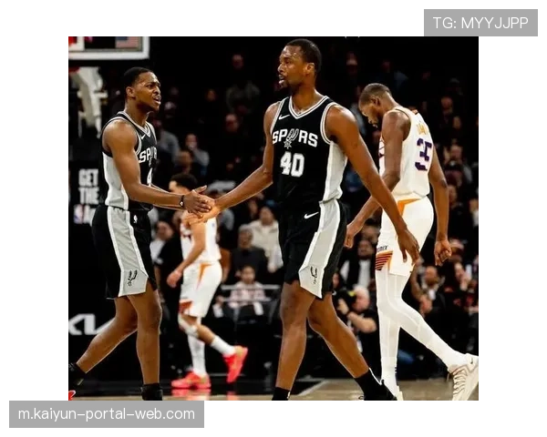 马刺三分命中率保持四成以上 空间型阵容威胁持续